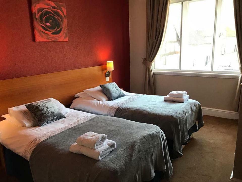 The Bear Inn Hodnet ภายนอก รูปภาพ